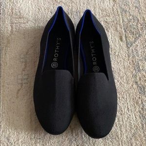 Rothys loafer style women’s shoes.  Black.